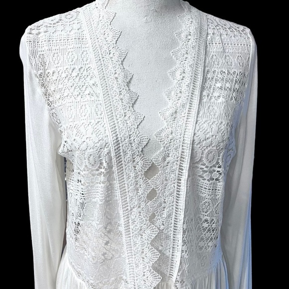 Me & U Ivory Lace Open Front Cardigan; Size Small - Picture 3 of 9